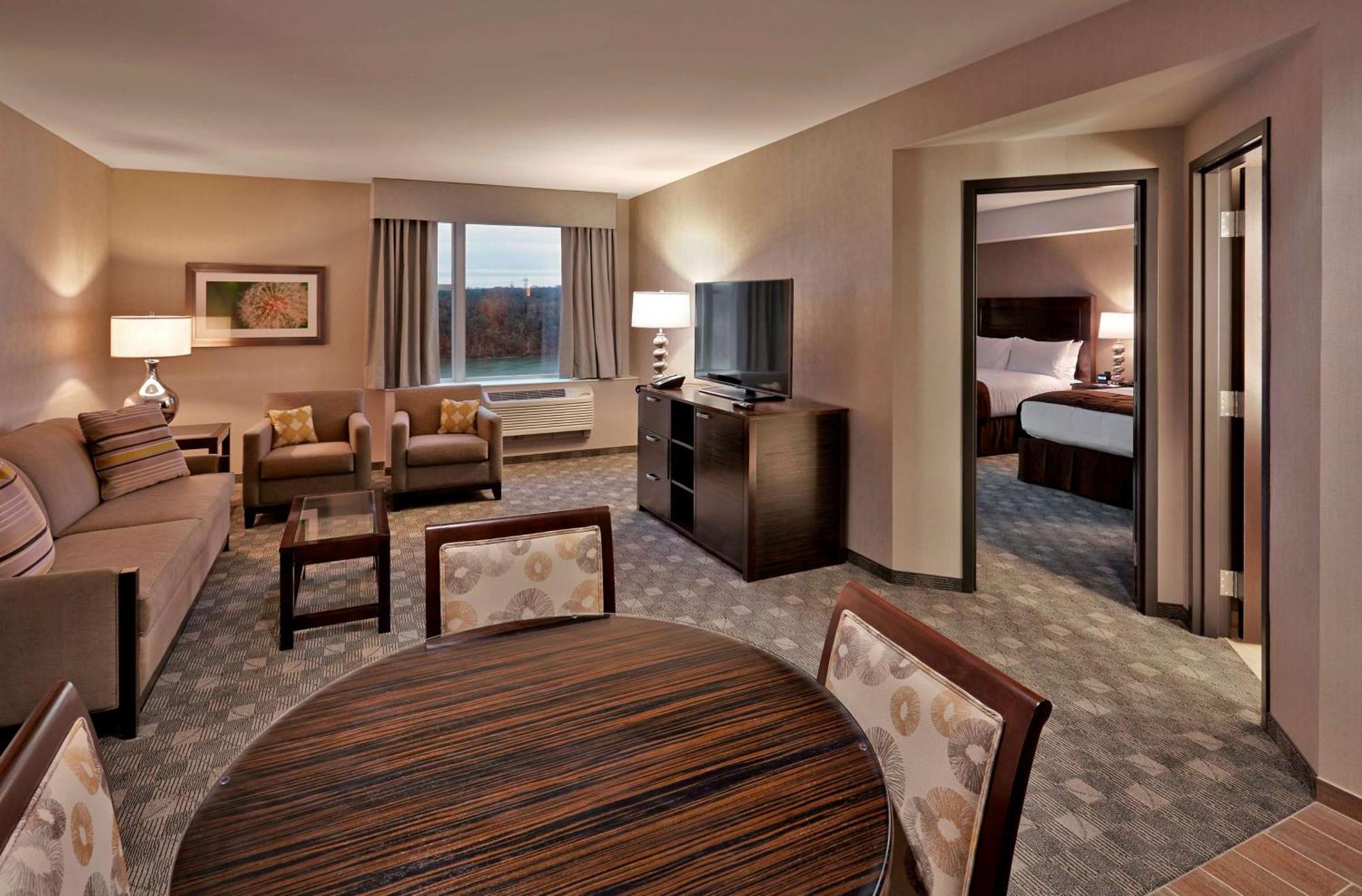 Hotel Doubletree By Hilton Lawrenceburg Exterior foto